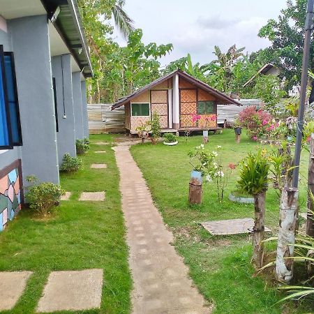 Junjals Backpackers Chalet Бохол Экстерьер фото