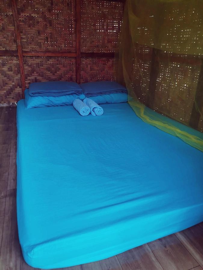 Junjals Backpackers Chalet Бохол Экстерьер фото