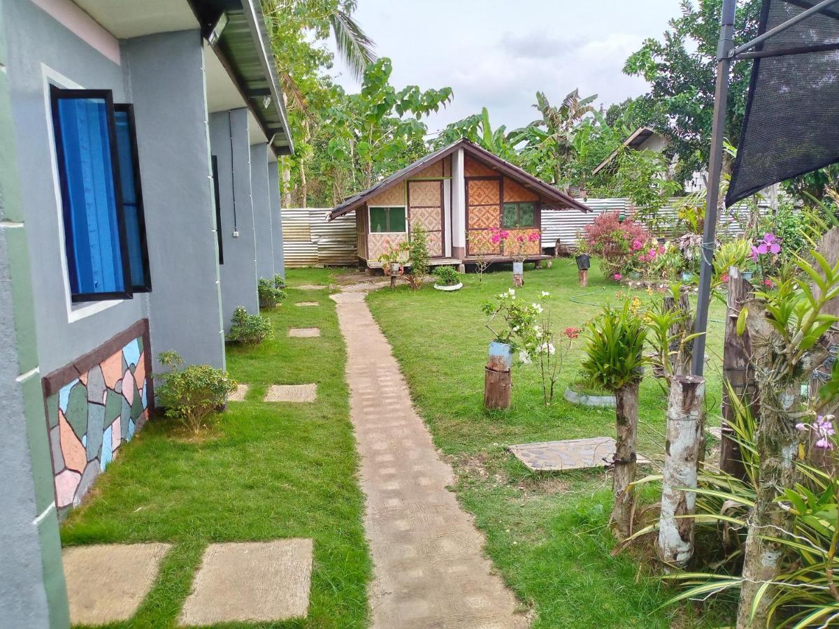 Junjals Backpackers Chalet Бохол Экстерьер фото